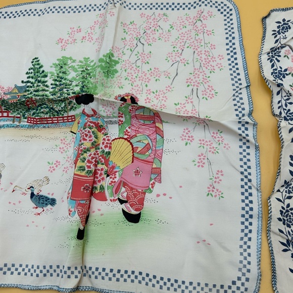 Vintage silk geisha Japanese handkerchiefs, Asian, oriental - Picture 7 of 8